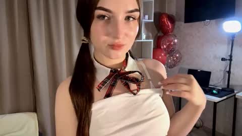 Snapshot of meridethvilca chatting on 11-23-25, 06:08 Rina online show from 11-23-25, 06:08