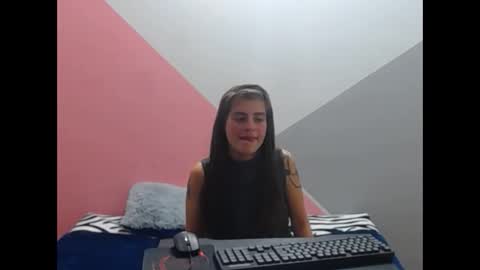 Snapshot of merily_duff chatting on 11-04-25, 07:13 MERILY online show from 11-04-25, 07:13