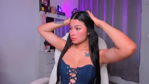 Snapshot of merlia_model chatting on 01-07-26, 03:20 instagram fernandatoloza01 online show from 01-07-26, 03:20