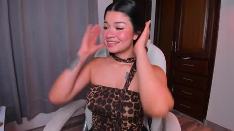 Snapshot of merlia_model chatting on 02-23-26, 03:59 instagram fernandatoloza01 online show from 02-23-26, 03:59