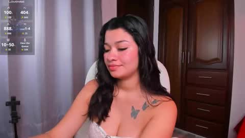 Snapshot of merlia_model chatting on 05-27-26, 03:36 instagram fernandatoloza01 online show from 05-27-26, 03:36