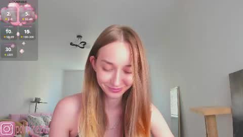 Snapshot of merryl_clark chatting on 07-18-26, 01:59 Sara online show from 07-18-26, 01:59