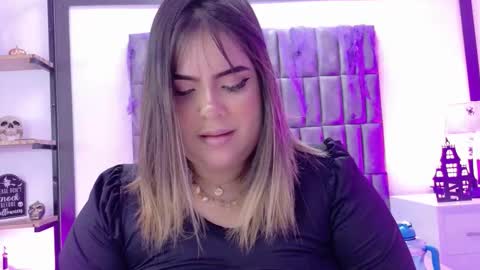 Mery Stone online show from 10-19-25, 04:57