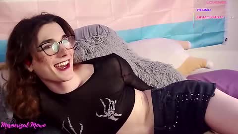 Snapshot of mesmerized_mowo chatting on 09-09-25, 10:31 mesmerized_mowo online show from 09-09-25, 10:31