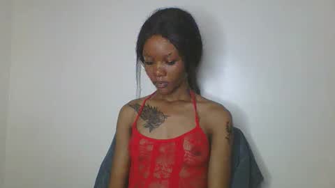 Snapshot of messyluna chatting on 03-12-26, 09:26 meggy and bree online show from 03-12-26, 09:26