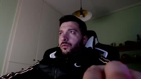 Snapshot of metalic18 chatting on 11-01-25, 08:11 FunnyTimeHere online show from 11-01-25, 08:11