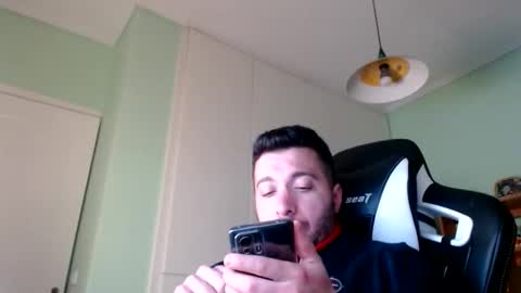 Snapshot of metalic18 chatting on 01-06-26, 06:00 FunnyTimeHere online show from 01-06-26, 06:00