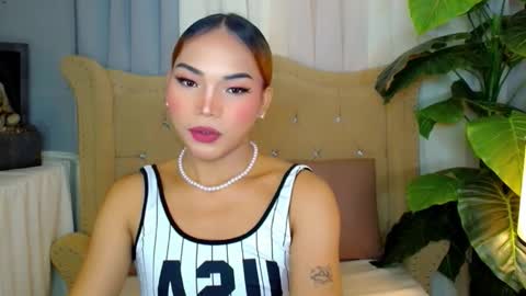 Snapshot of metawinathan chatting on 09-13-25, 11:10 myka online show from 09-13-25, 11:10