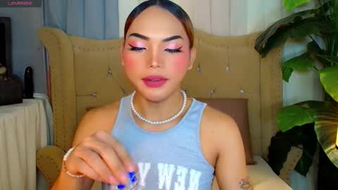 Snapshot of metawinathan chatting on 09-17-25, 11:01 myka online show from 09-17-25, 11:01