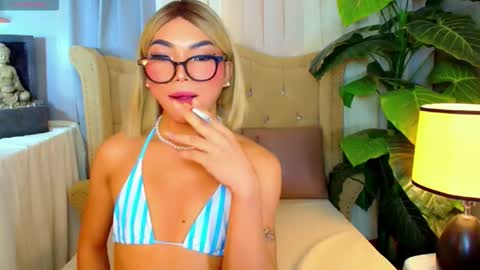 Snapshot of metawinathan chatting on 09-27-25, 11:15 myka online show from 09-27-25, 11:15