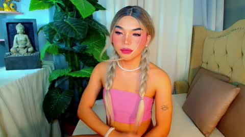 Snapshot of metawinathan chatting on 10-06-25, 01:41 myka online show from 10-06-25, 01:41