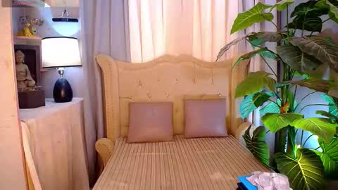 Snapshot of metawinathan chatting on 12-16-25, 03:11 myka online show from 12-16-25, 03:11