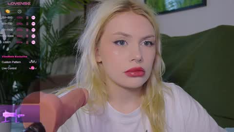 Stella online show from 09-29-25, 06:40