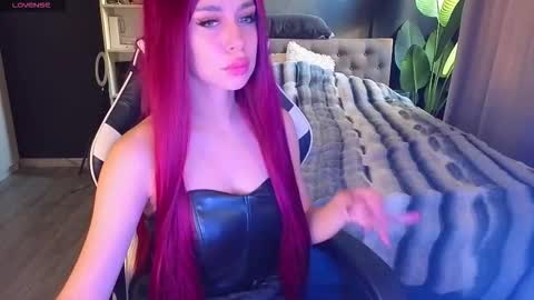 Snapshot of mezzalunaa chatting on 11-06-25, 04:46 vollmond online show from 11-06-25, 04:46