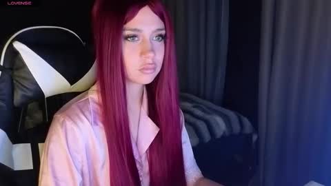 Snapshot of mezzalunaa chatting on 11-19-25, 10:54 vollmond online show from 11-19-25, 10:54