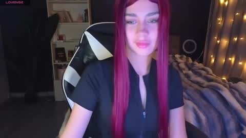 Snapshot of mezzalunaa chatting on 12-17-25, 11:00 vollmond online show from 12-17-25, 11:00