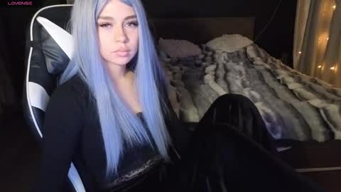 Snapshot of mezzalunaa chatting on 02-12-26, 01:22 vollmond online show from 02-12-26, 01:22