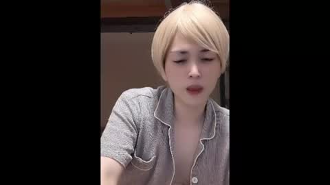 Snapshot of mgnhiroyuki chatting on 10-05-25, 01:15 mgnhiroyuki online show from 10-05-25, 01:15