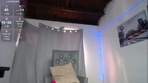 Mia online show from 12-15-24, 07:42