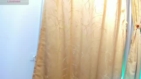 Mia online show from 04-28-26, 06:35