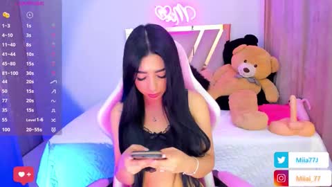 Snapshot of mia77_ chatting on 09-21-25, 04:14 Mia online show from 09-21-25, 04:14