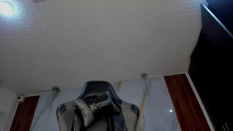 Violett online show from 11-18-25, 06:01