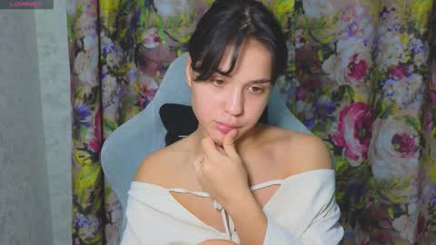 Snapshot of mia___lunaa chatting on 10-27-25, 07:18 Mia online show from 10-27-25, 07:18