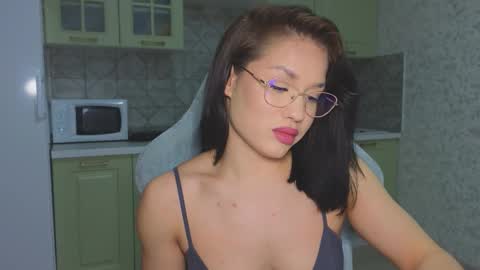 Snapshot of mia___lunaa chatting on 02-09-26, 03:27 Mia online show from 02-09-26, 03:27