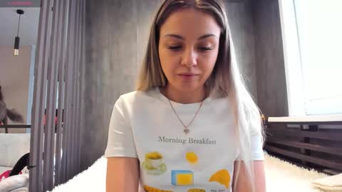 Snapshot of mia___mur chatting on 03-08-26, 03:21 Mia online show from 03-08-26, 03:21