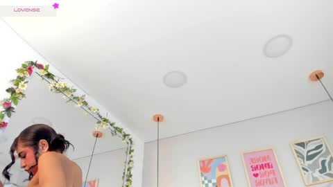 mia__bailey_ online show from 04-22-26, 03:09