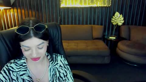 Alina online show from 05-19-26, 01:39