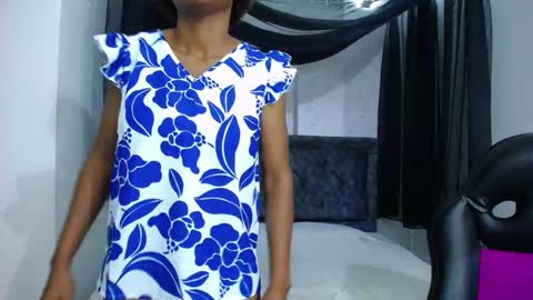Snapshot of mia__thomson_ chatting on 10-19-25, 12:28 MIA online show from 10-19-25, 12:28
