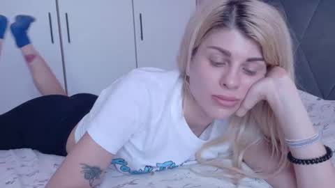 mia_angel online show from 08-05-26, 01:03