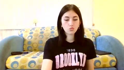 Snapshot of mia_beauti_live chatting on 07-07-26, 01:26 mia_beauti_live online show from 07-07-26, 01:26