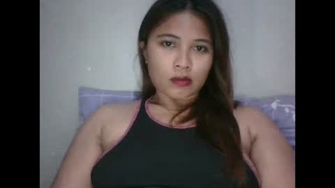 Snapshot of mia_bella04 chatting on 01-12-25, 01:53 mia_bella04 online show from 01-12-25, 01:53