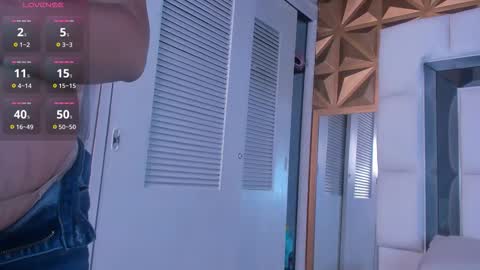 Snapshot of mia_blumm chatting on 10-10-25, 11:31 Miaa online show from 10-10-25, 11:31