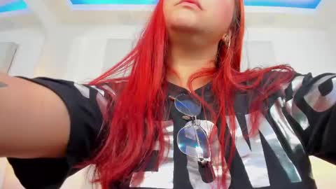 Snapshot of mia_blumm_ chatting on 06-15-26, 03:58 Mia online show from 06-15-26, 03:58