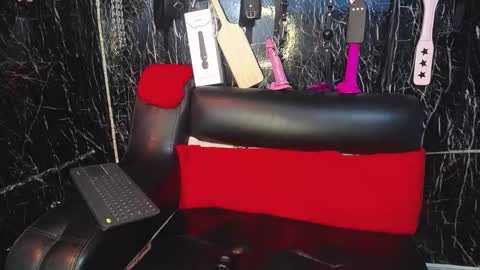 Snapshot of mia_boobs_19 chatting on 03-06-25, 12:00 mia Independent model Thanks to everyone for your support online show from 03-06-25, 12:00