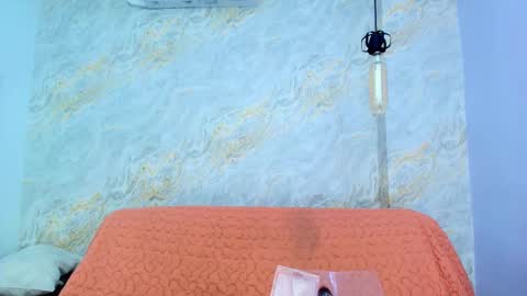 Mia  online show from 10-02-25, 12:01