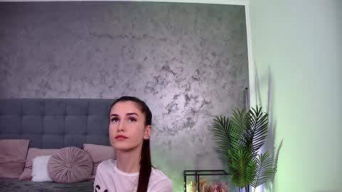 Snapshot of mia_carter99 chatting on 12-03-24, 10:40 Freya Allen online show from 12-03-24, 10:40