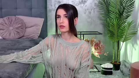 Snapshot of mia_carter99 chatting on 01-11-25, 09:25 Freya Allen online show from 01-11-25, 09:25