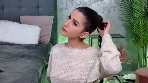 Snapshot of mia_carter99 chatting on 01-21-25, 09:15 Freya Allen online show from 01-21-25, 09:15