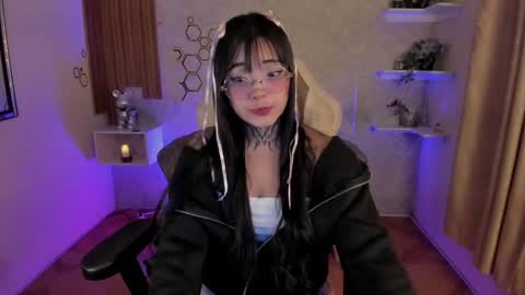 Snapshot of mia_cat05 chatting on 09-21-25, 07:32 Mia online show from 09-21-25, 07:32