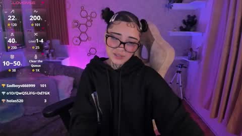 Mia online show from 02-15-26, 07:16