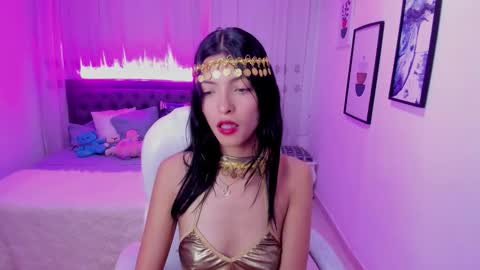 Mia online show from 11-24-25, 08:30