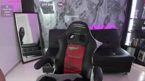 Mia online show from 04-30-26, 08:57