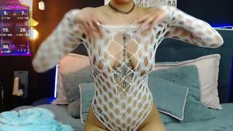 Snapshot of mia_collens_ chatting on 12-27-24, 09:06 MIA online show from 12-27-24, 09:06