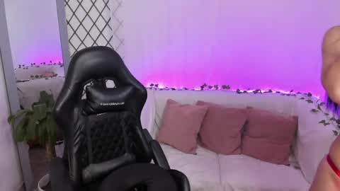 mia_collins_b online show from 04-29-26, 05:55
