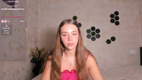 Snapshot of mia_com chatting on 10-09-25, 02:04 Mia next stream Thursday 1400 UTC1 Friday 1400 UTC1 online show from 10-09-25, 02:04