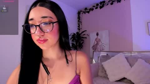 Snapshot of mia_corner chatting on 11-28-25, 08:44 mia_corner online show from 11-28-25, 08:44